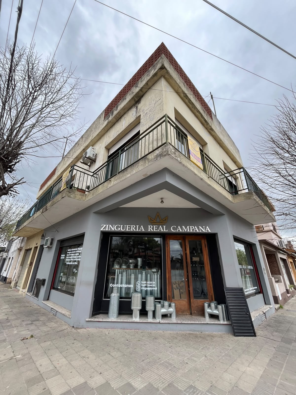 Bvrd. Sarmiento y Jacob. Local + vivienda