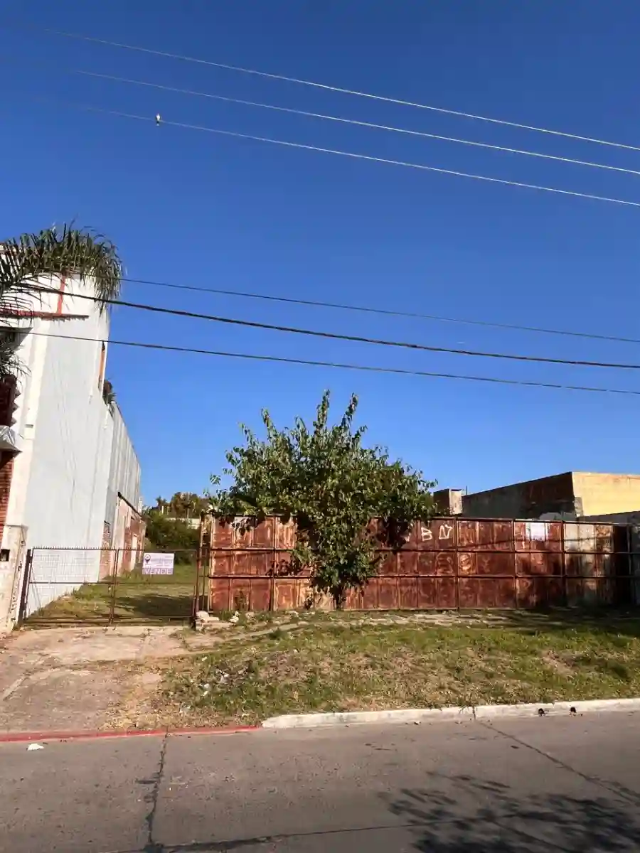 2 Terrenos en venta sobre avenida